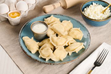 Вареники з солоним сиром та кропом